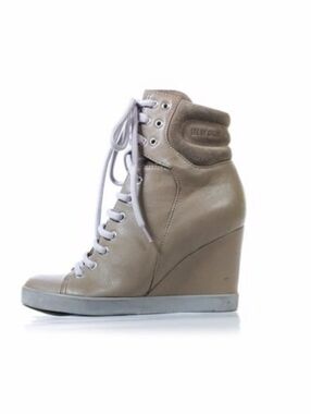 SEE BY CHLOE BOOTS SIZE 81/2
